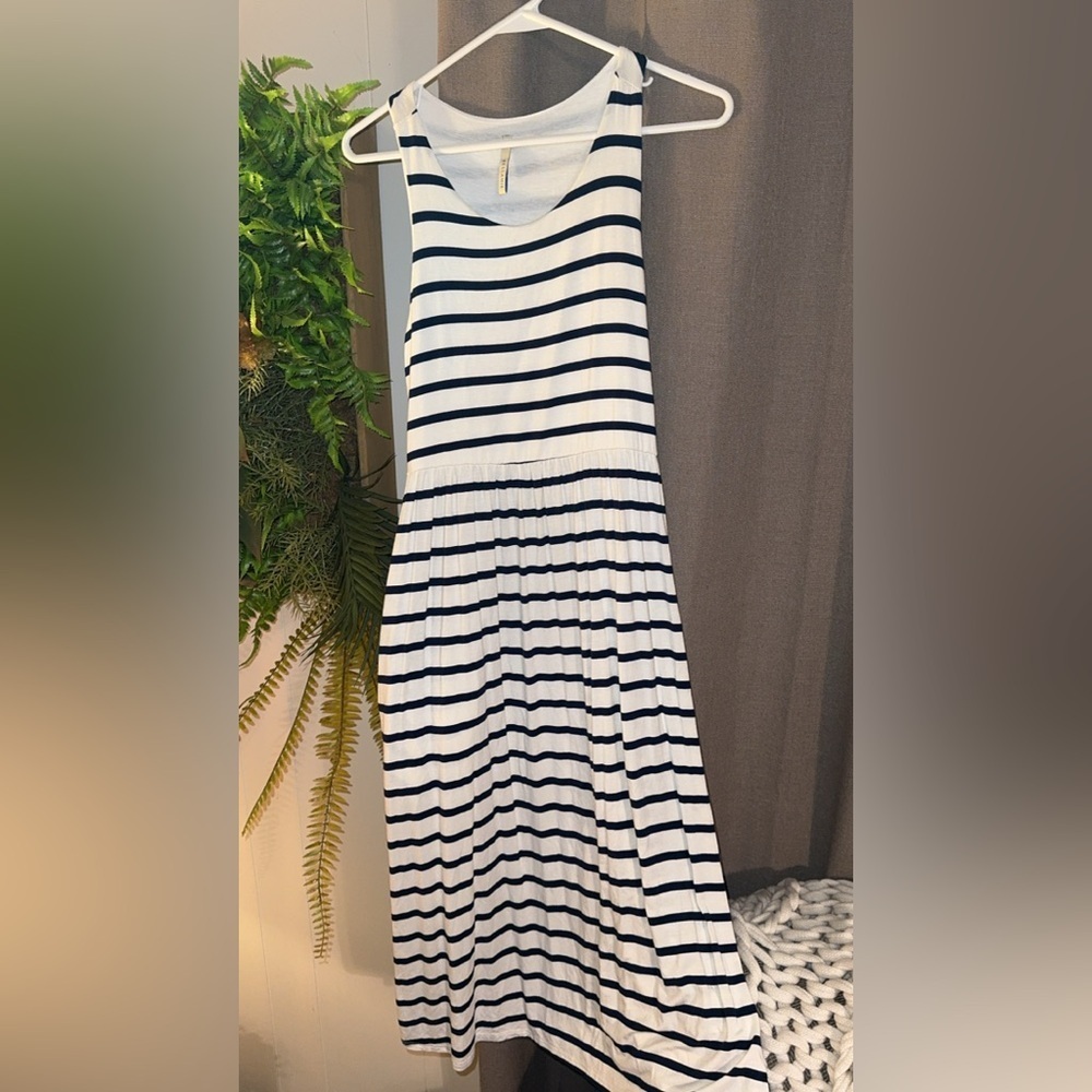 💥Boutique Bellamie Navy White Striped Sleeveless Dress w/Pockets Women’s Size LG